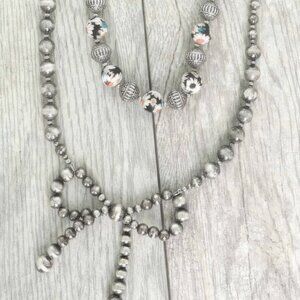 Western Bow Pendant Beaded Necklace